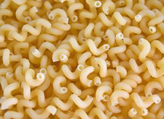 Jak zrobić pastę do zębów dla psów?