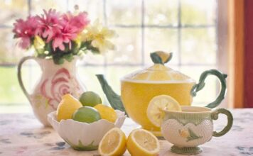 Czy można dodawać cytrynę do gorącej herbaty?